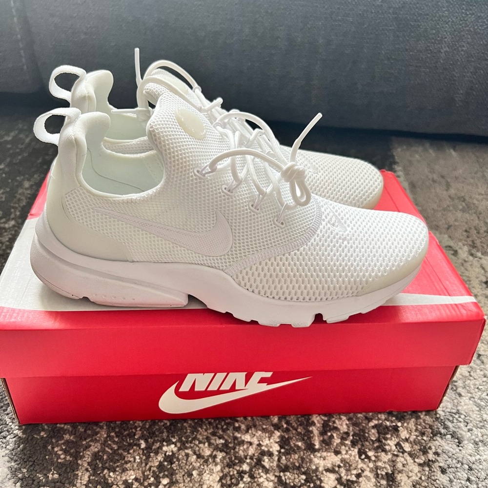 Women’s Air Presto Ultra Flyknit ‘Triple White’